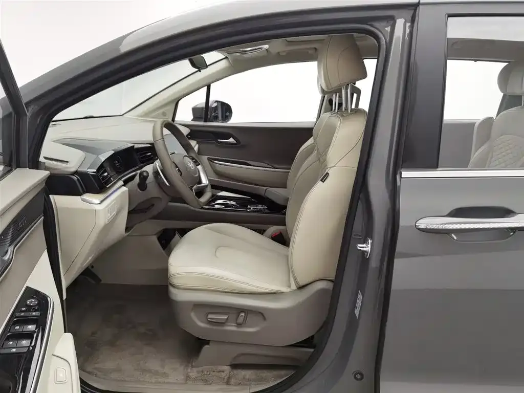 Hyundai Custo — фото 10