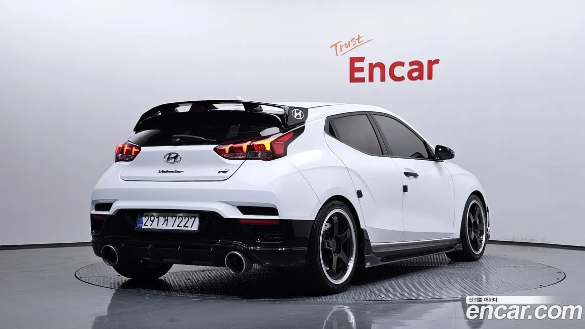 Hyundai Veloster — фото 2