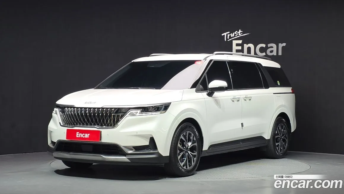 Kia Carnival — фото 1