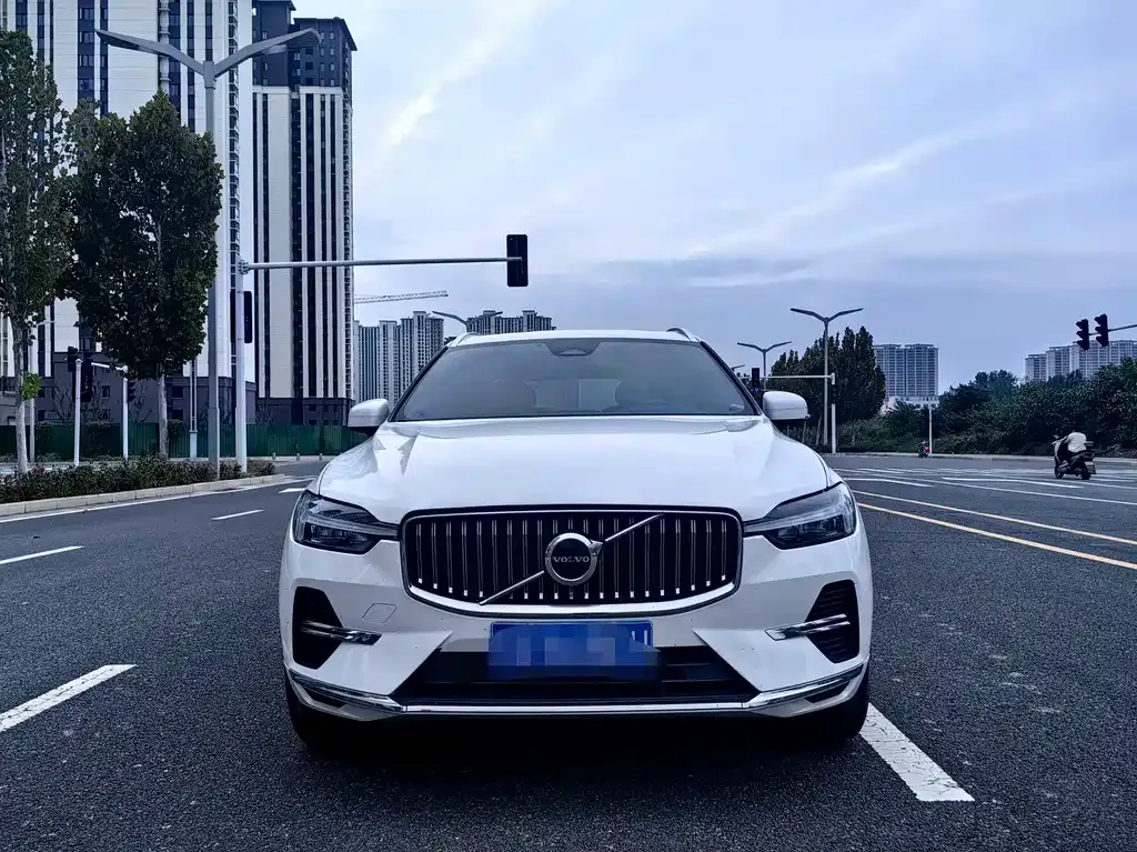 Volvo XC60 — фото 2