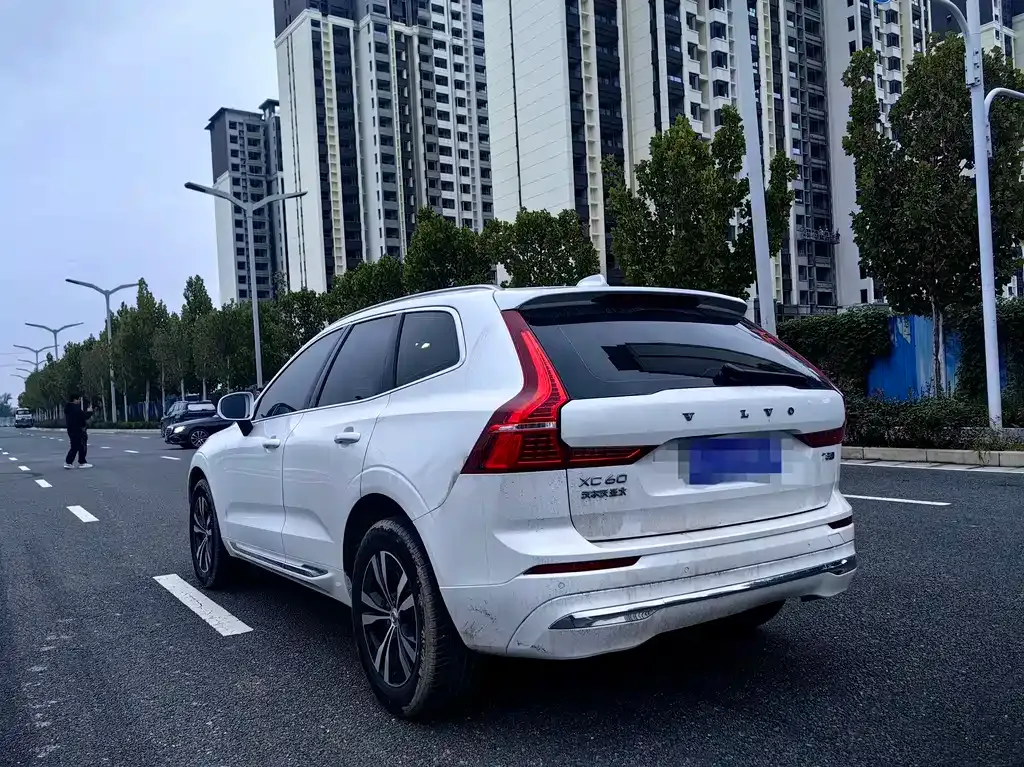 Volvo XC60 — фото 3