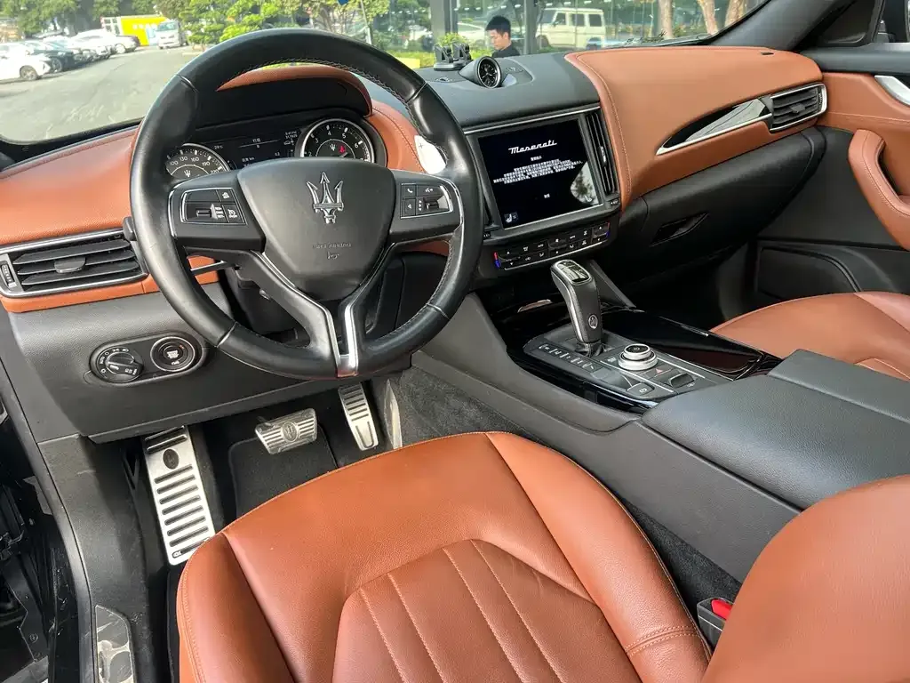 Maserati Levante — фото 7