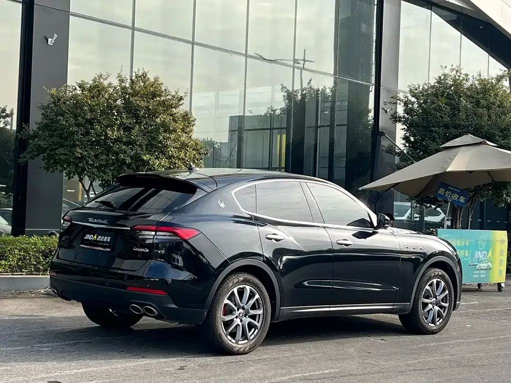 Maserati Levante — фото 9