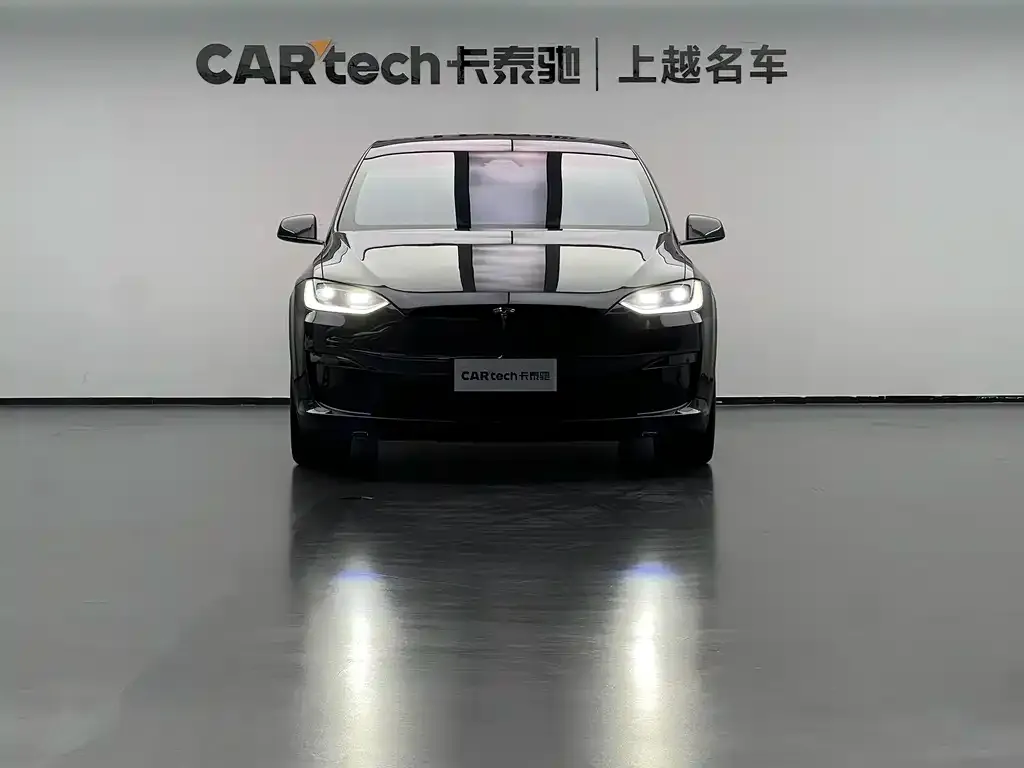 Tesla Model X — фото 7