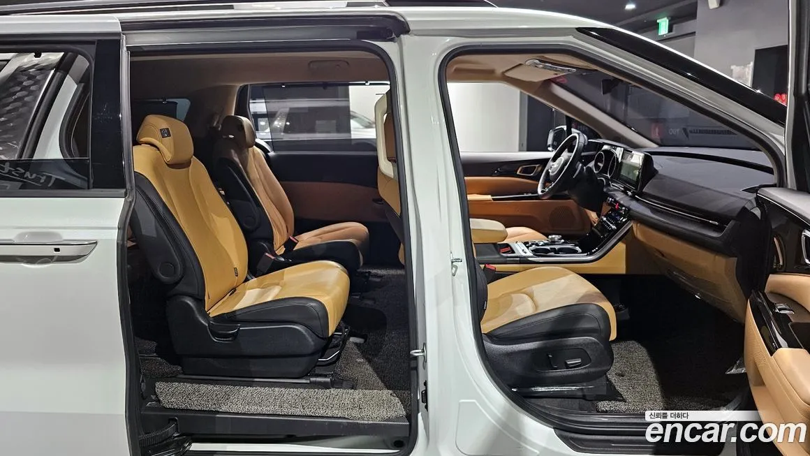 Kia Carnival — фото 10