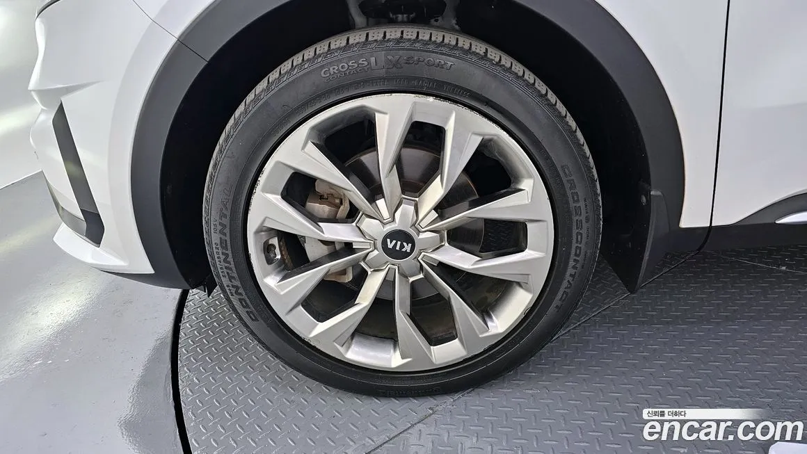 Kia Sorento — фото 5