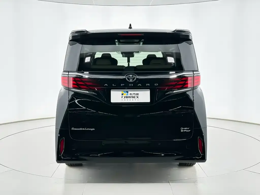 Toyota Alphard — фото 4