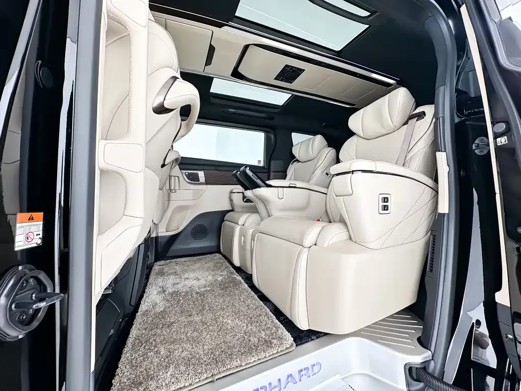 Toyota Alphard — фото 7