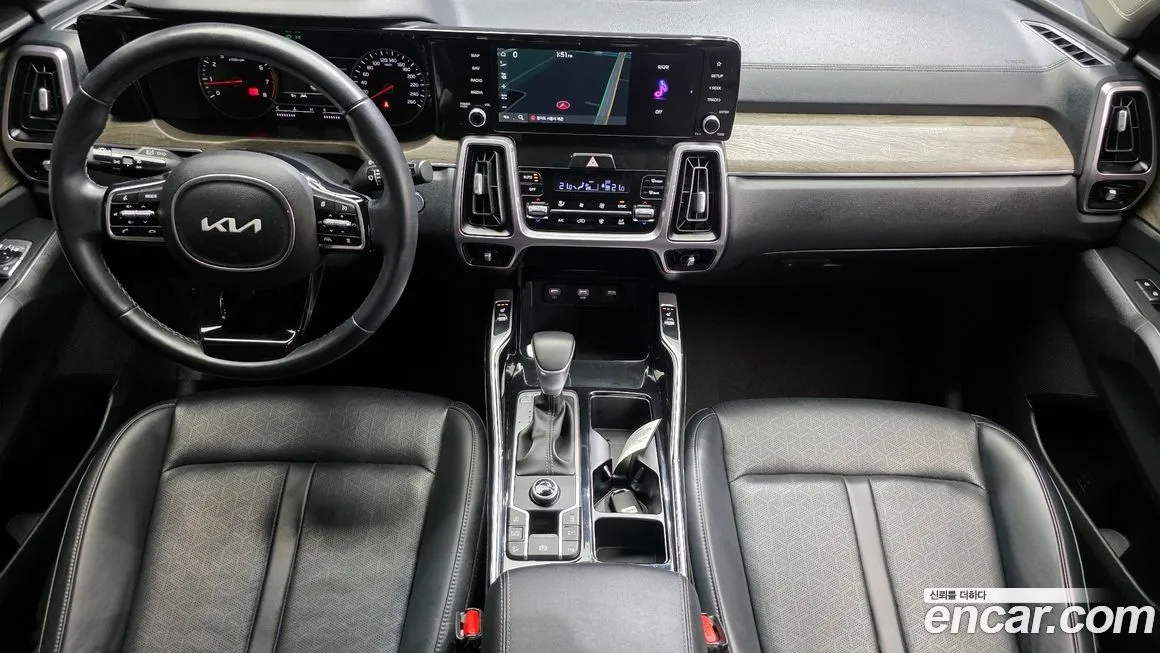 Kia Sorento — фото 7