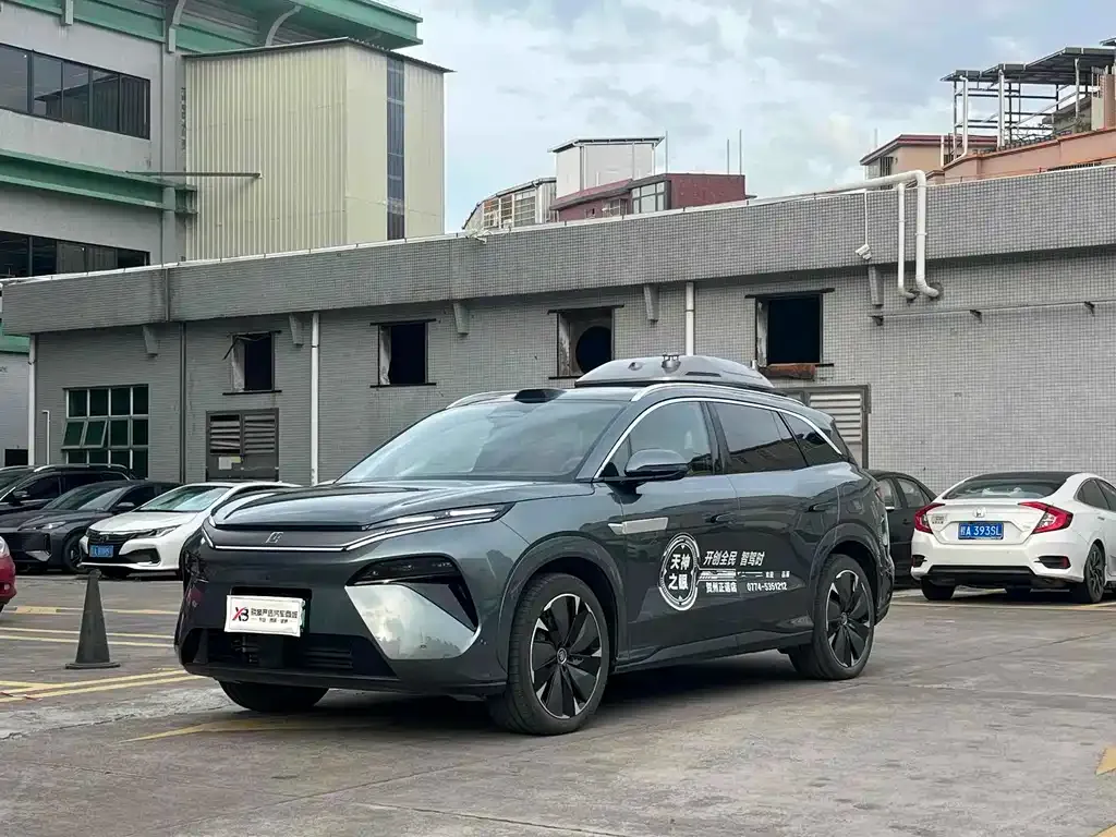 BYD Tang L — фото 1