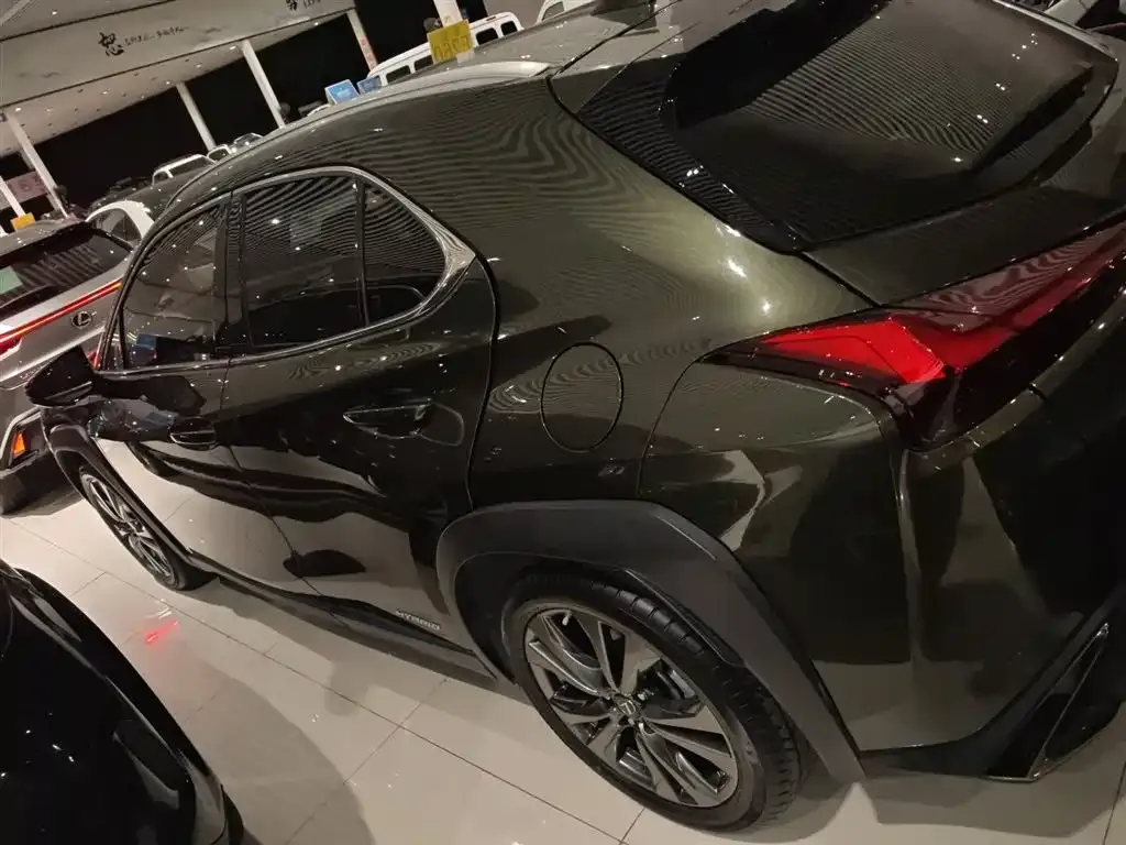 Lexus UX — фото 5