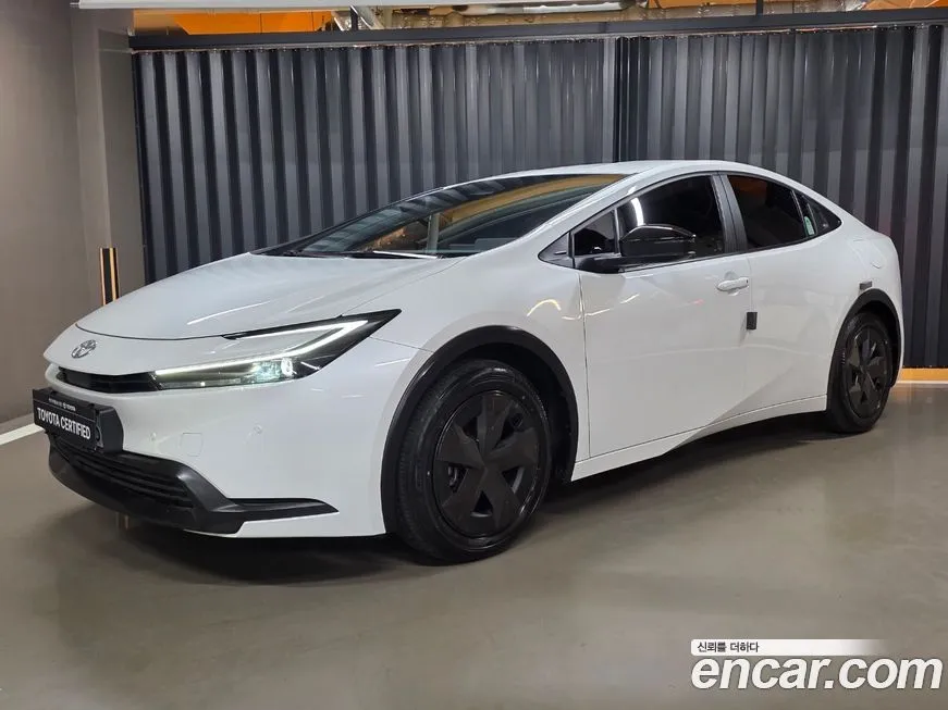 Toyota Prius — фото 1