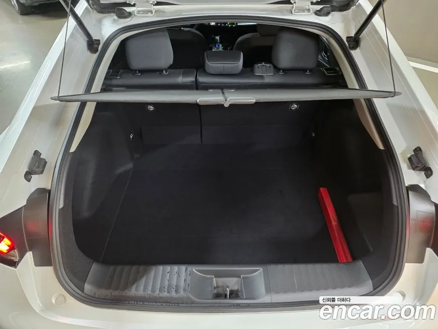 Toyota Prius — фото 5