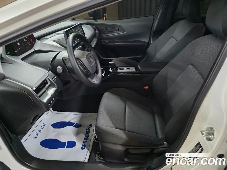 Toyota Prius — фото 7