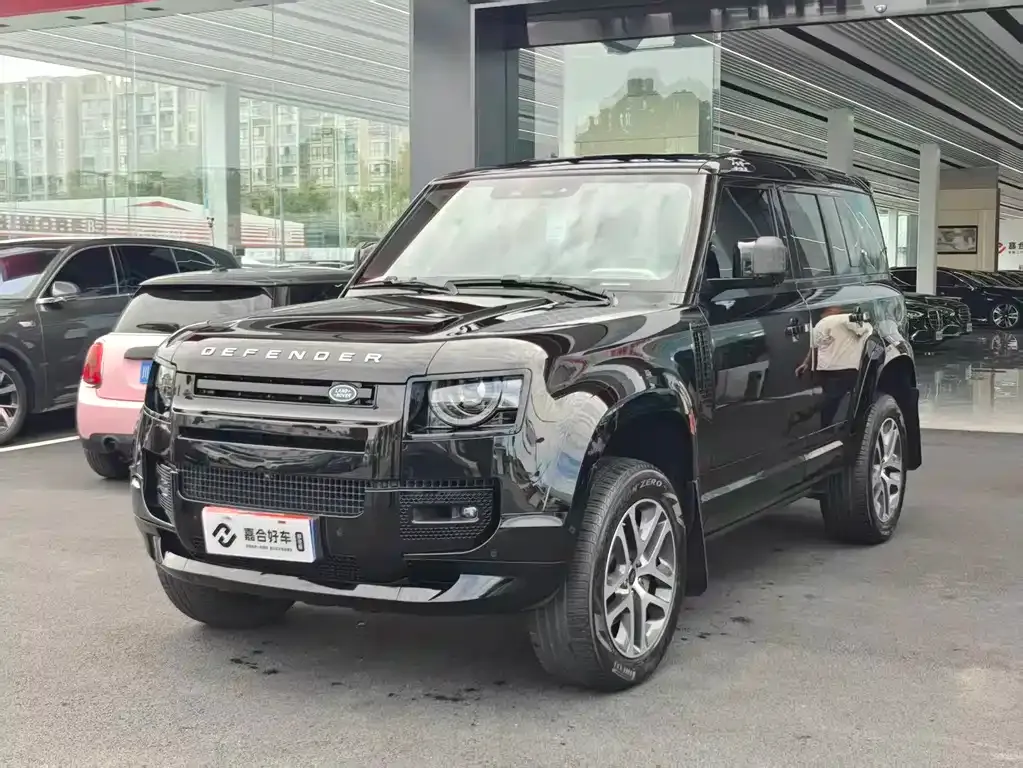 Land Rover Defender — фото 1