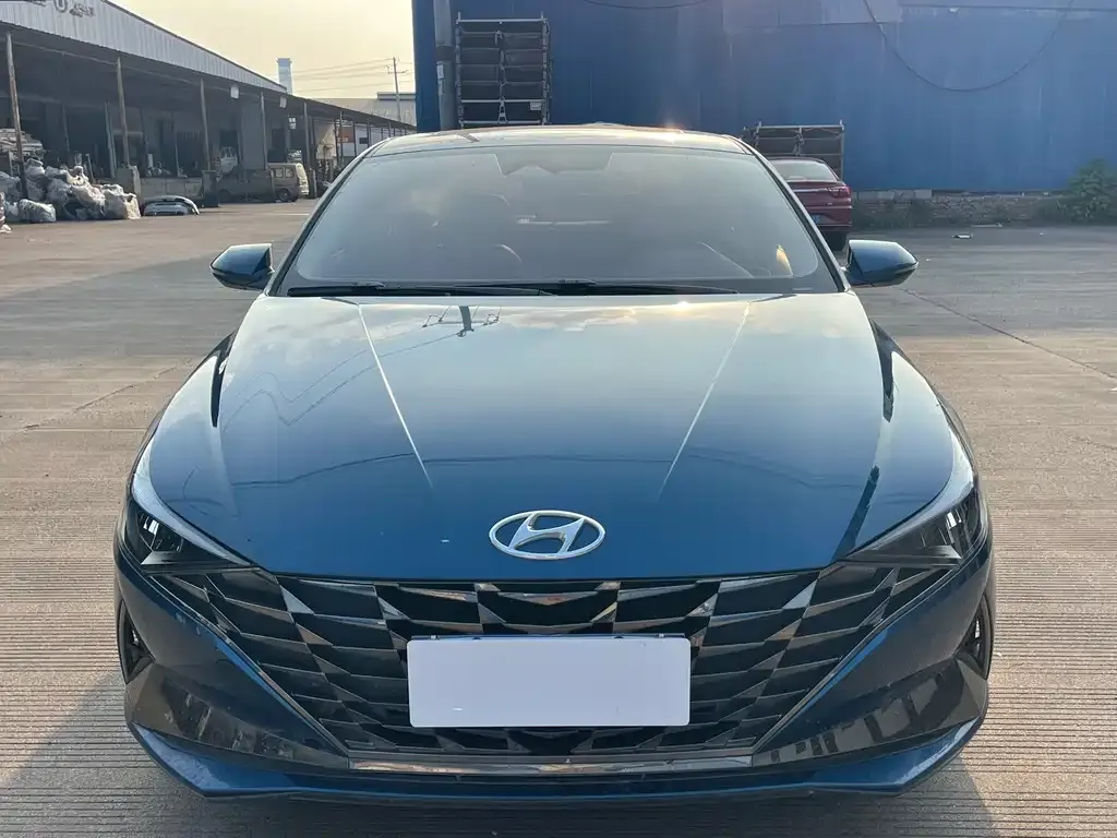Hyundai Elantra — фото 3