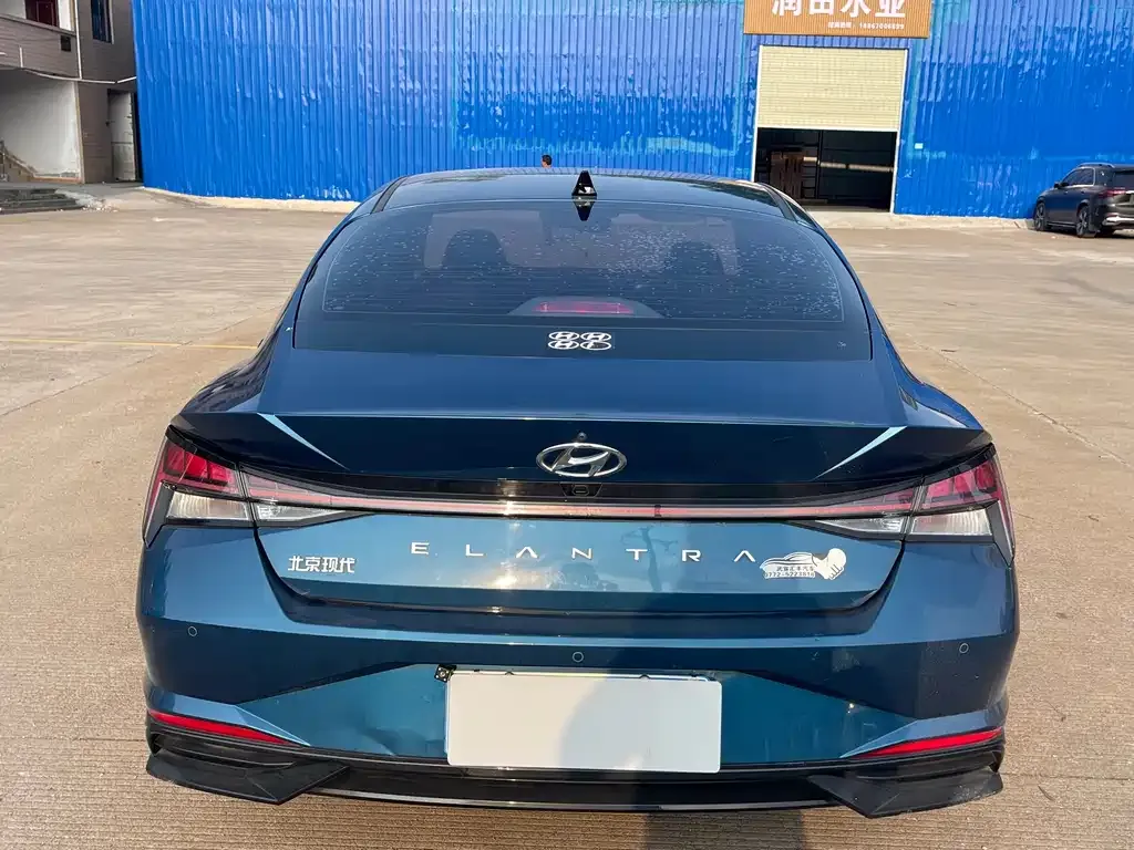 Hyundai Elantra — фото 4
