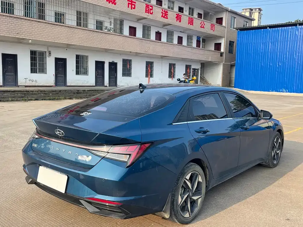 Hyundai Elantra — фото 5