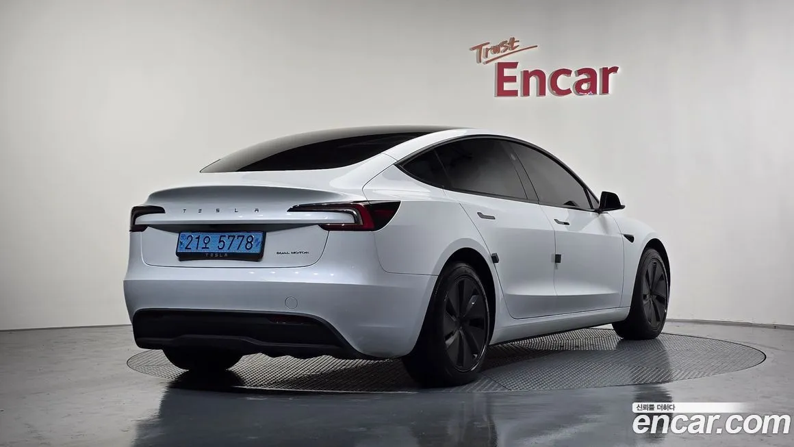 Tesla Model 3 — фото 2