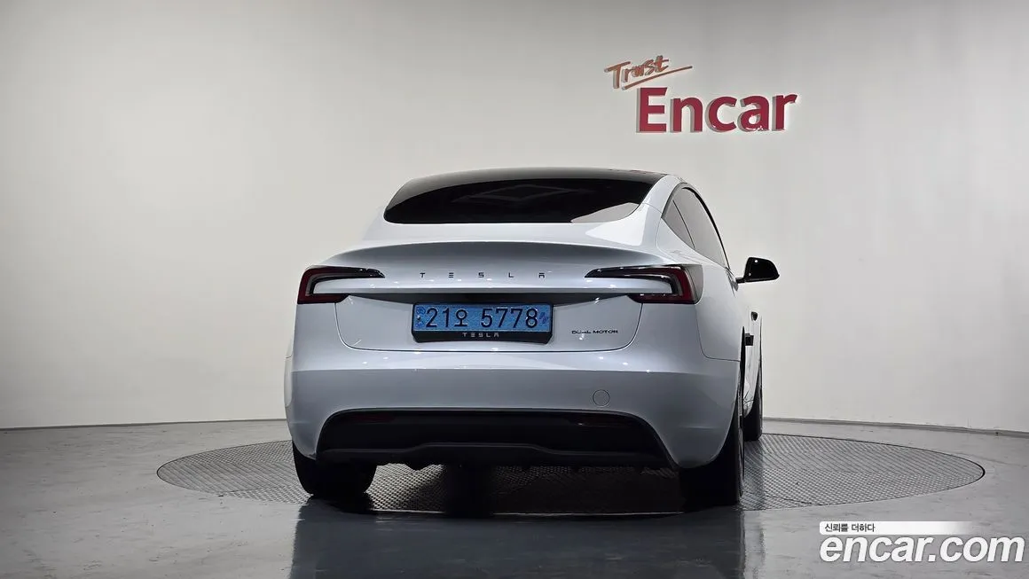 Tesla Model 3 — фото 4