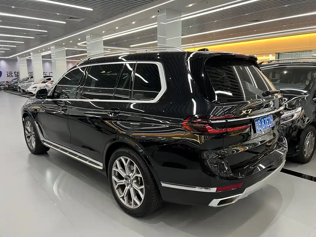 BMW X7 — фото 6