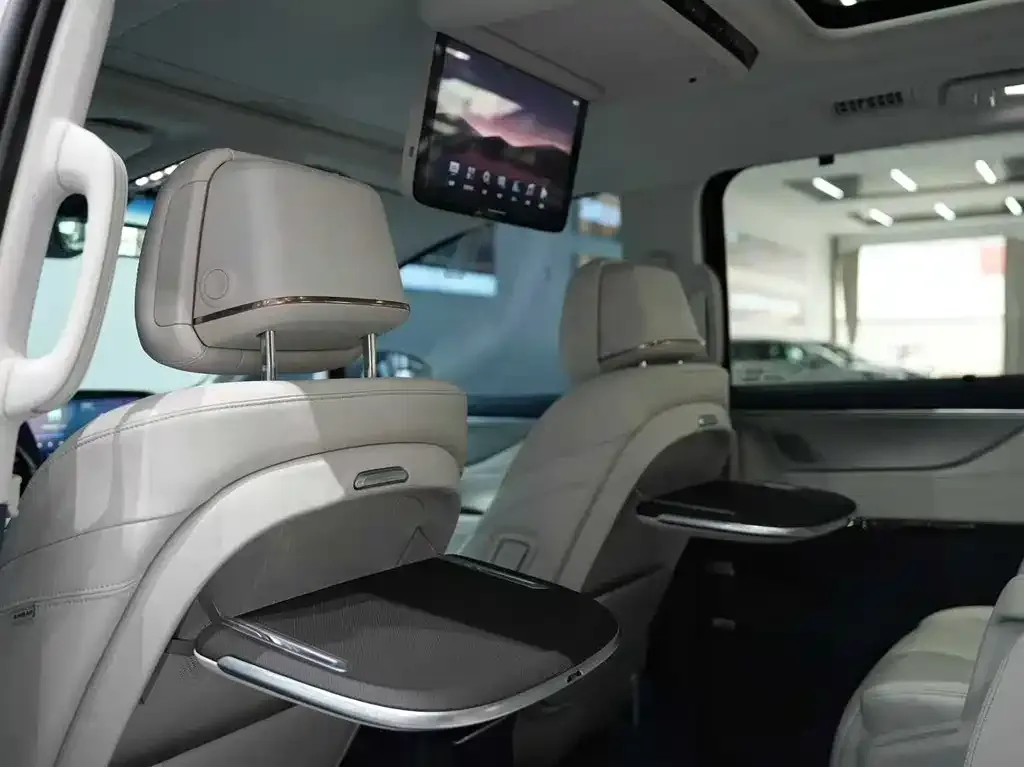 Buick GL8 Hybrid — фото 9