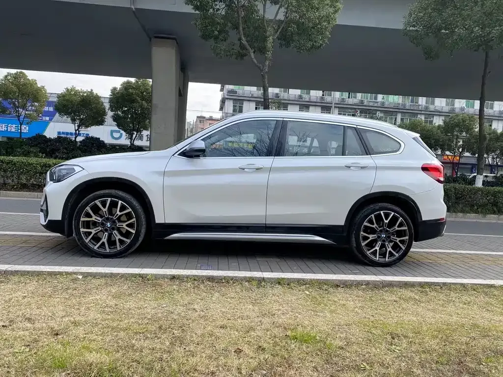 BMW X1 — фото 3