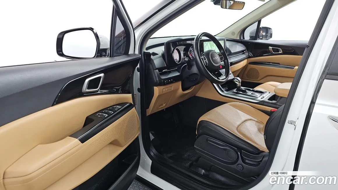Kia Carnival — фото 10