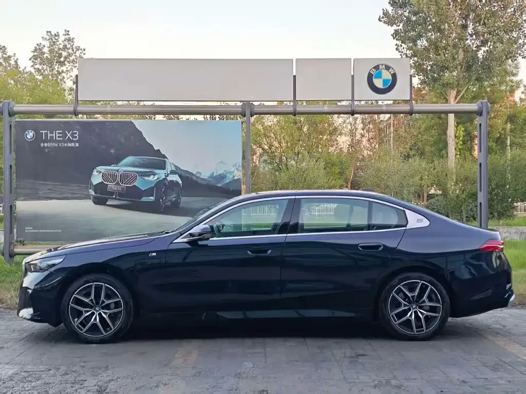 BMW i5 — фото 3
