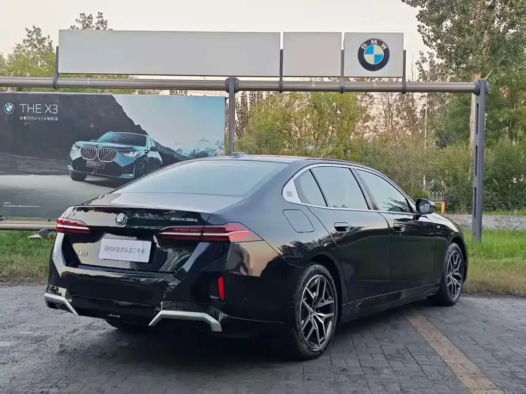 BMW i5 — фото 5