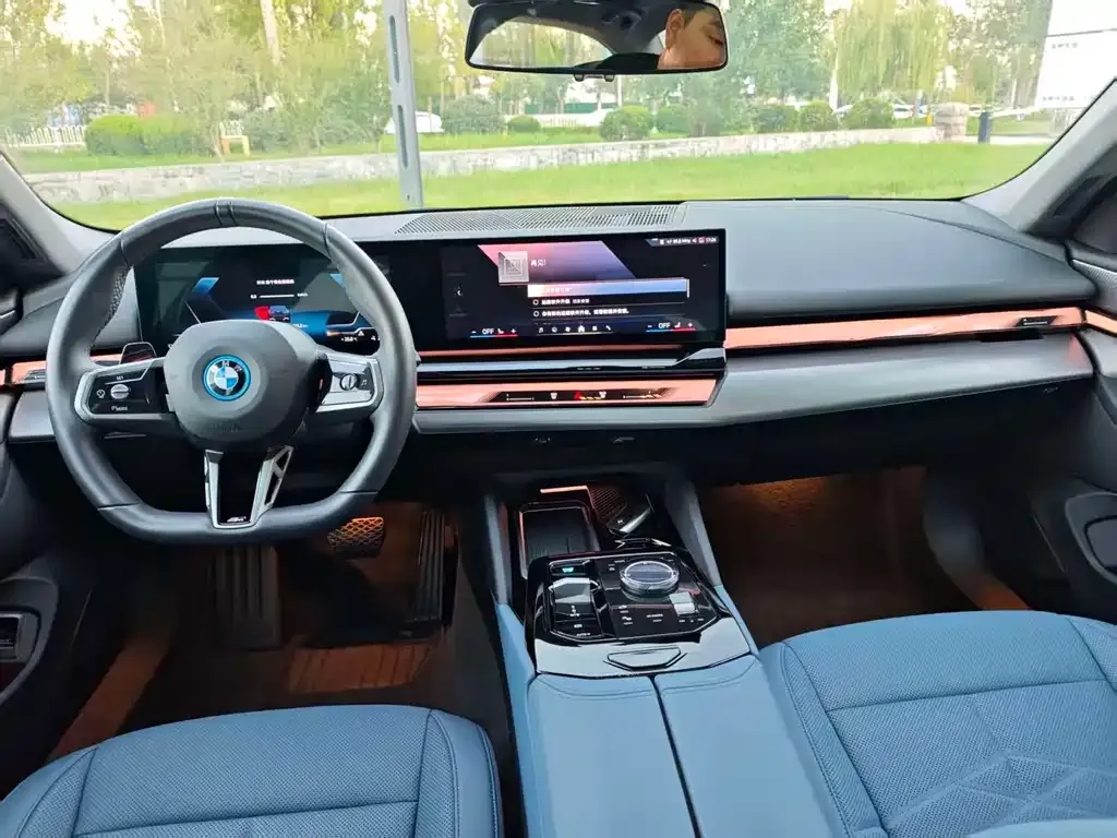 BMW i5 — фото 9