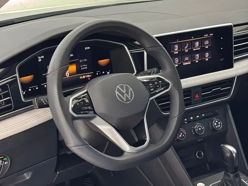 Volkswagen Tiguan L — фото 7