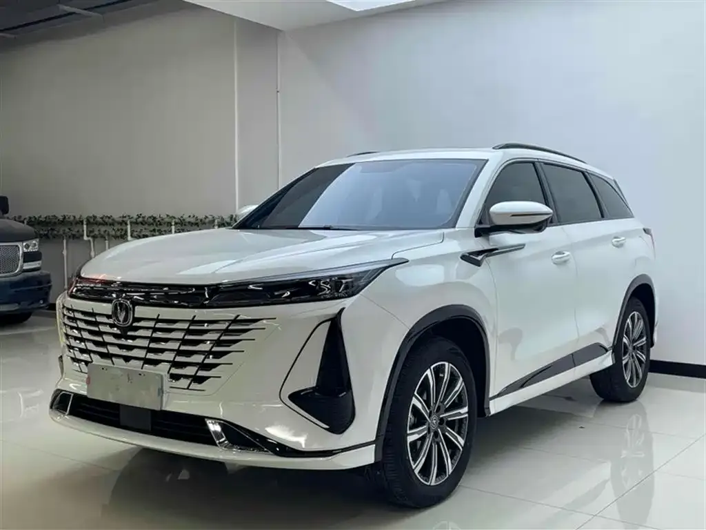 Changan CS75 PLUS — фото 1