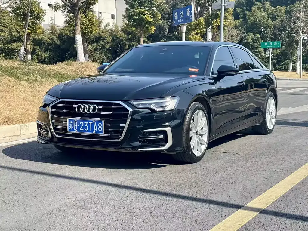 Audi A6L — фото 1