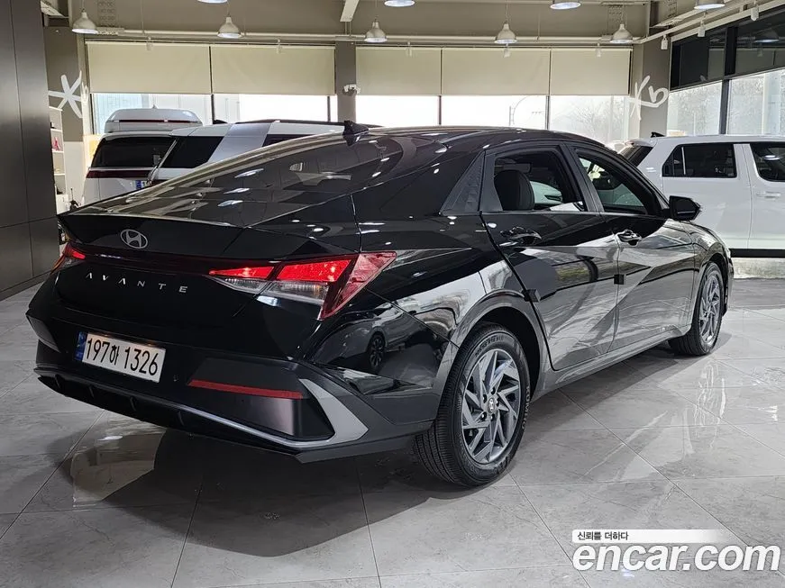 Hyundai AVANTE — фото 3