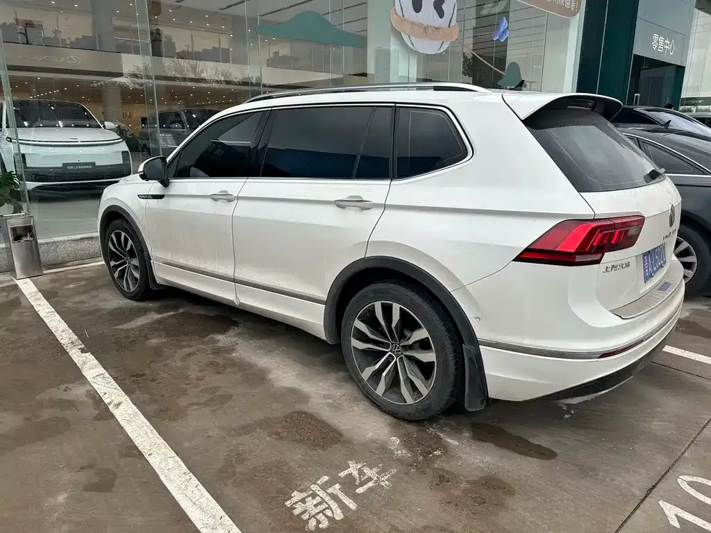 Volkswagen Tiguan L — фото 4