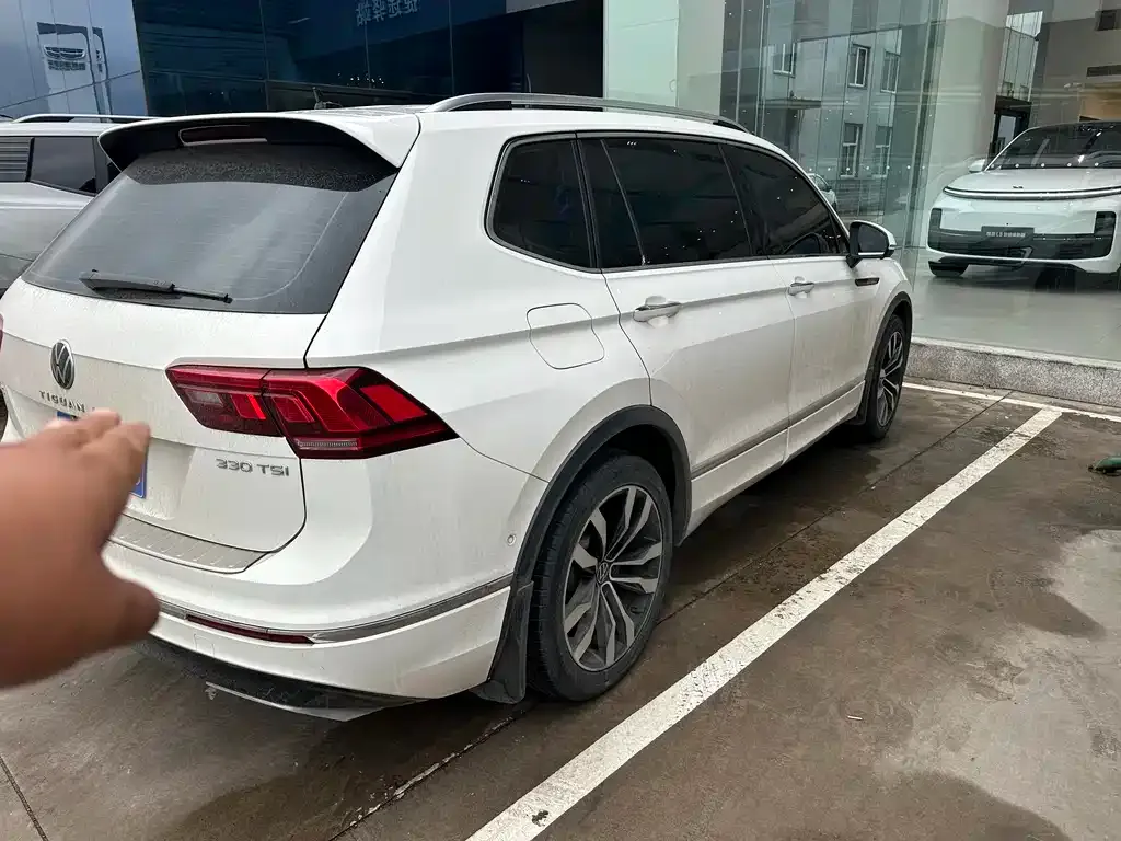 Volkswagen Tiguan L — фото 5