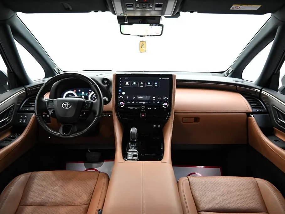 Toyota Alphard — фото 10