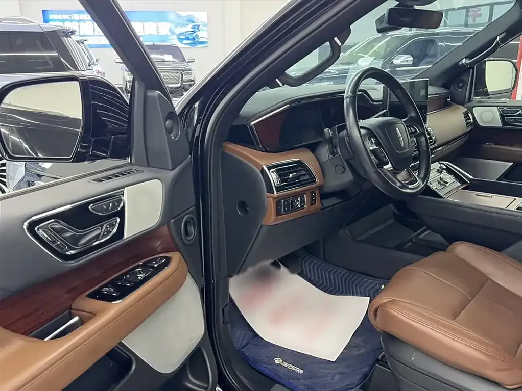 Lincoln Navigator — фото 9
