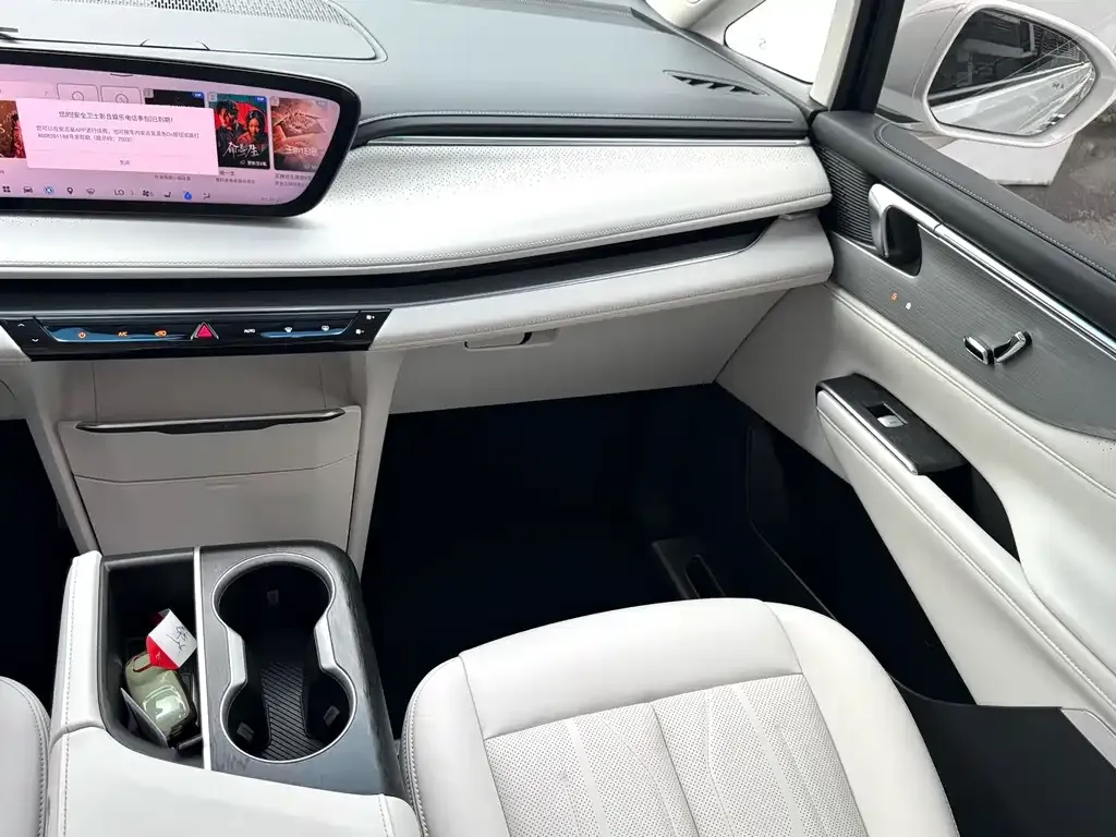 Buick GL8 Hybrid — фото 8