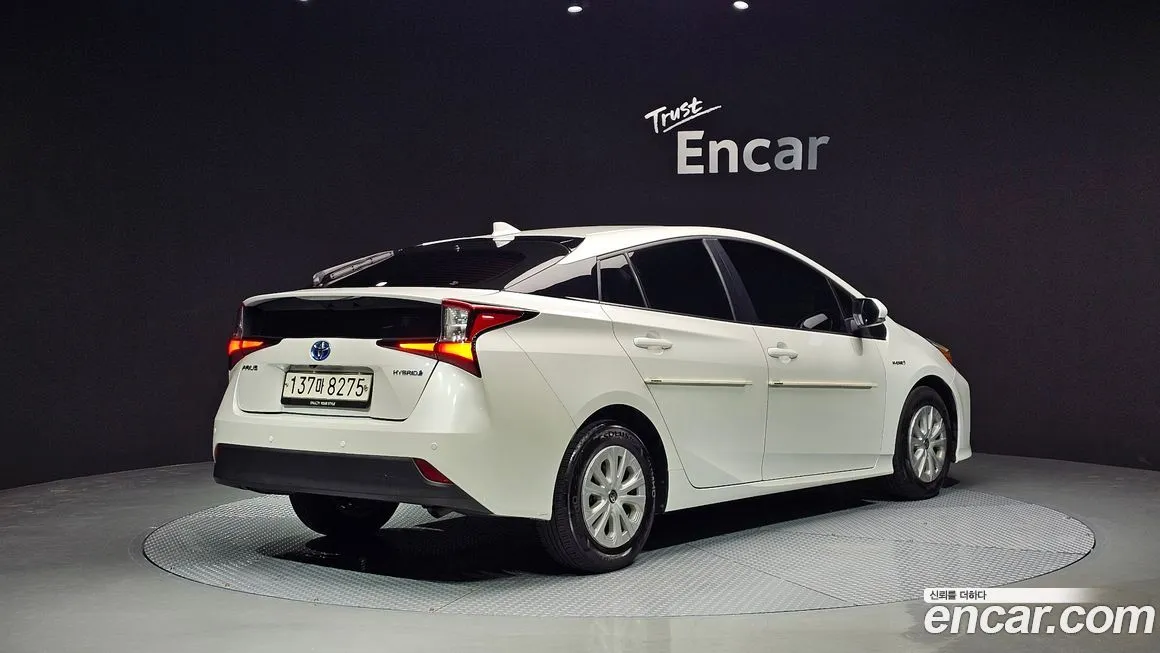 Toyota Prius — фото 2