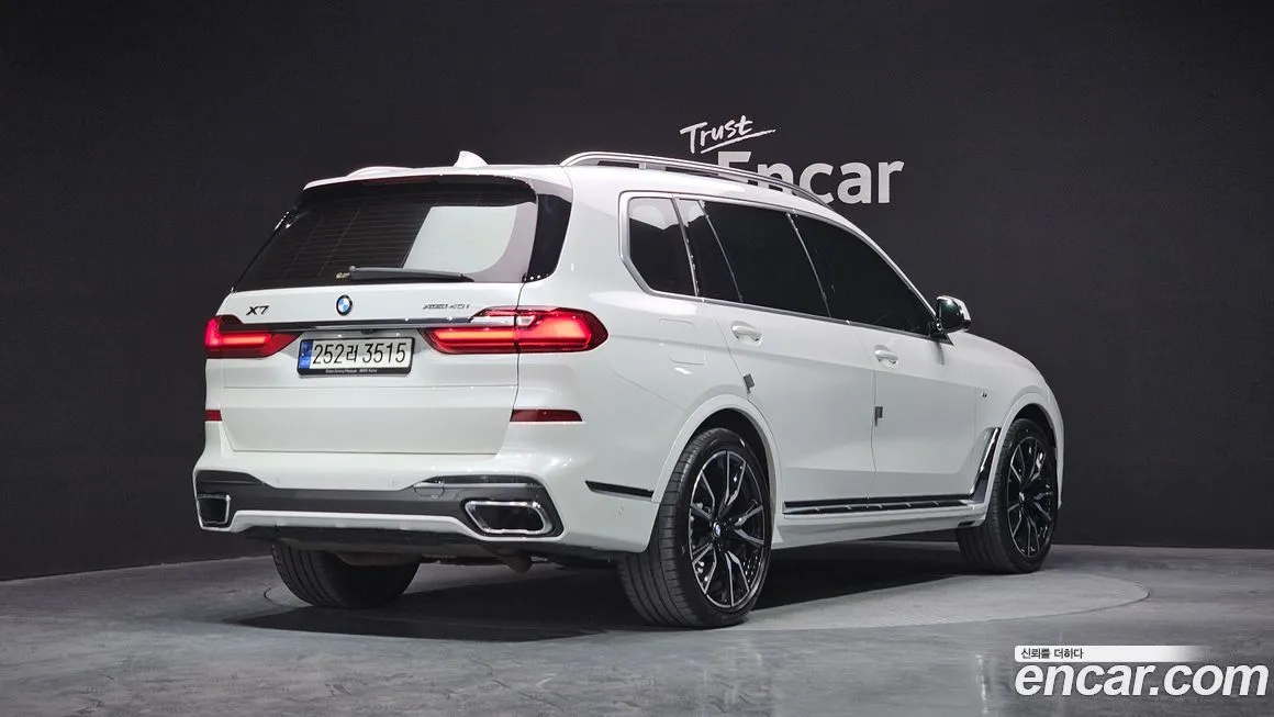BMW X7 — фото 2