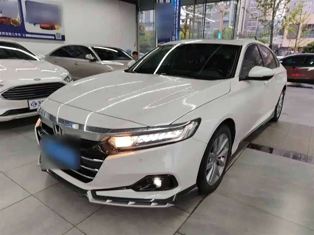 Honda Accord — фото 1