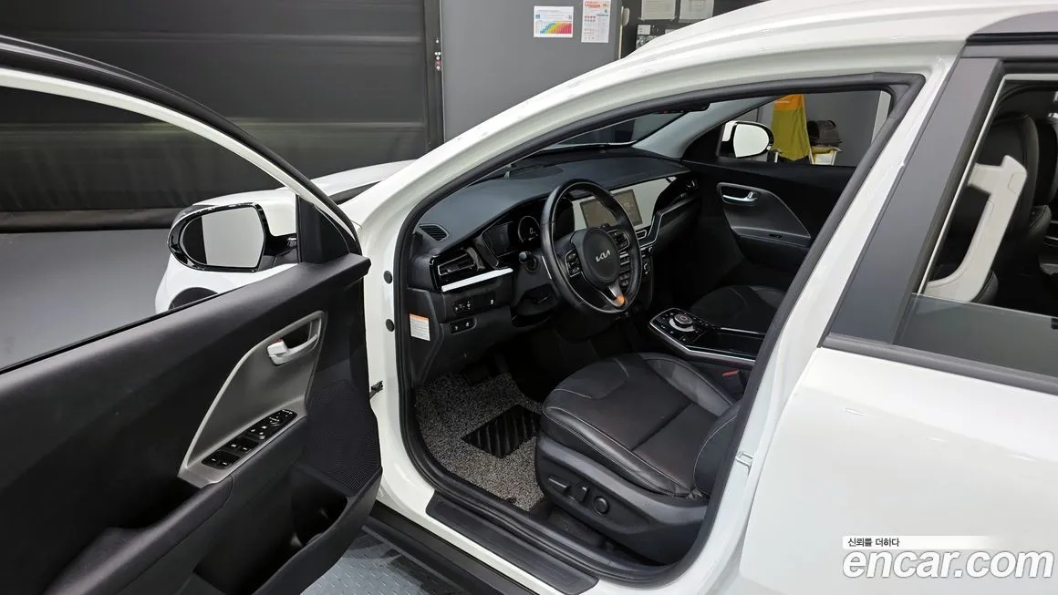 Kia Niro — фото 10