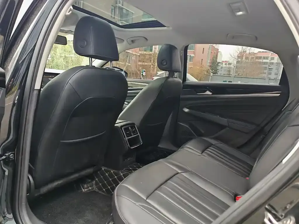 Volkswagen Passat — фото 5