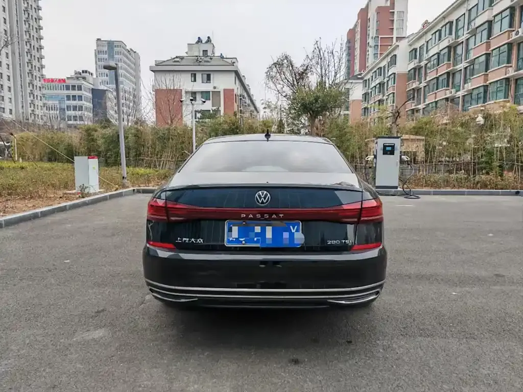 Volkswagen Passat — фото 8