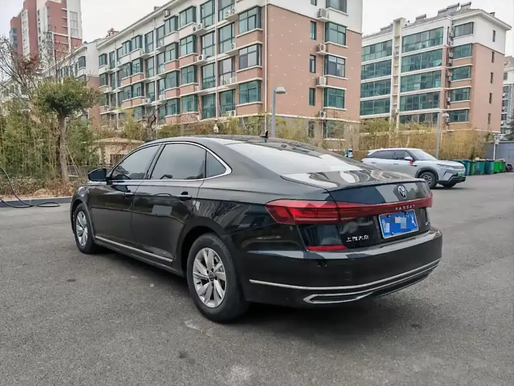Volkswagen Passat — фото 9