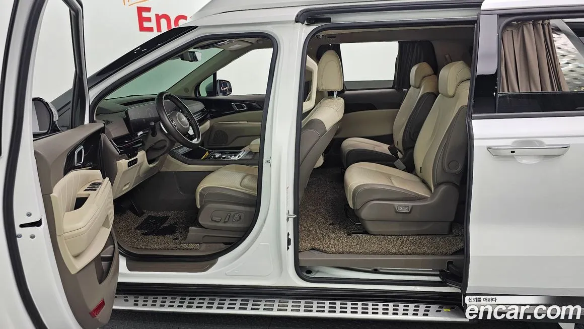 Kia Carnival — фото 10