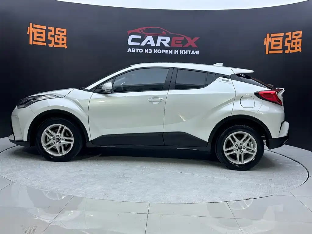 Toyota C-HR — фото 7