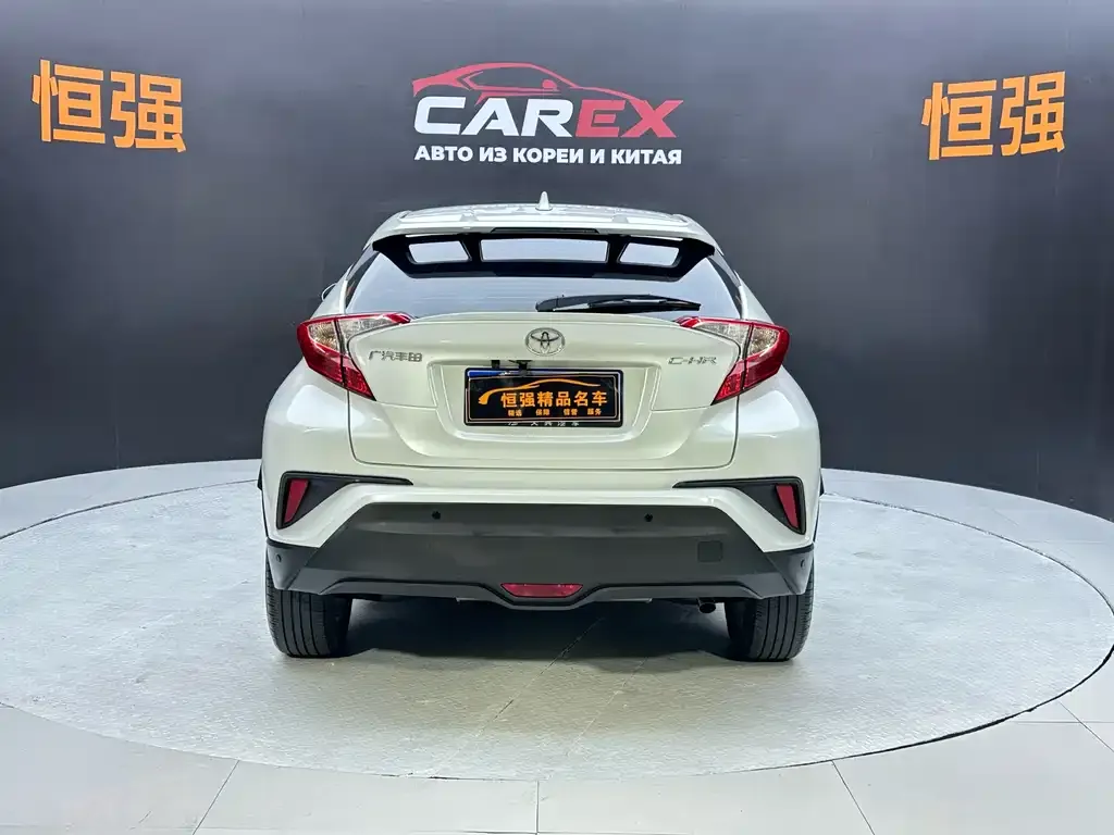 Toyota C-HR — фото 8